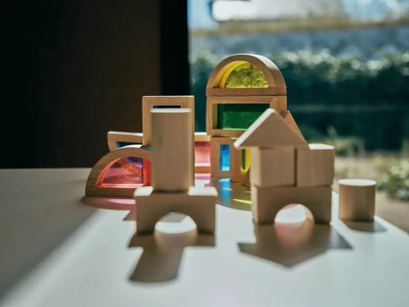 ステンドグラス風の木製積み木